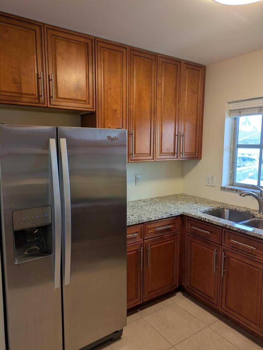 2771 Ashley Drive E # J, West Palm Beach FL 33415 photo 2