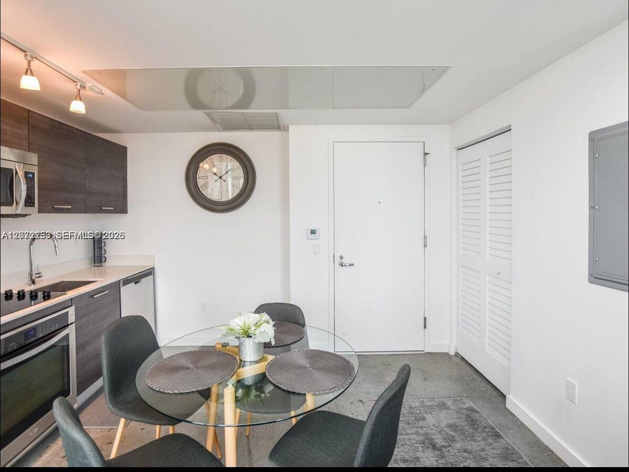 151 SE 1st St # 2104, Miami FL 33131 photo 5