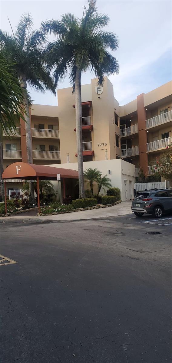 7775 Yardley Dr # 211, Tamarac FL 33321 photo 2