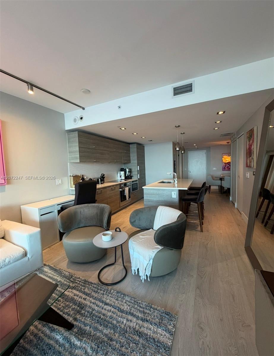 650 NE 32nd St # 1806, Miami FL 33137 photo 4