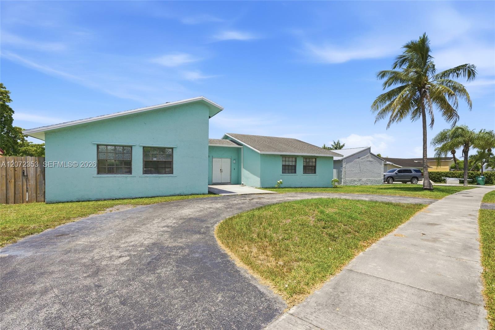 16604 SW 104th Ct, Miami FL 33157 photo 4