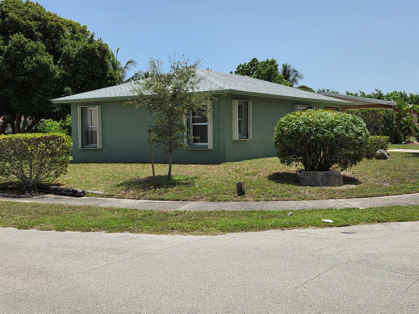 734 NE 1ST Street, Boynton Beach FL 33435 photo 3