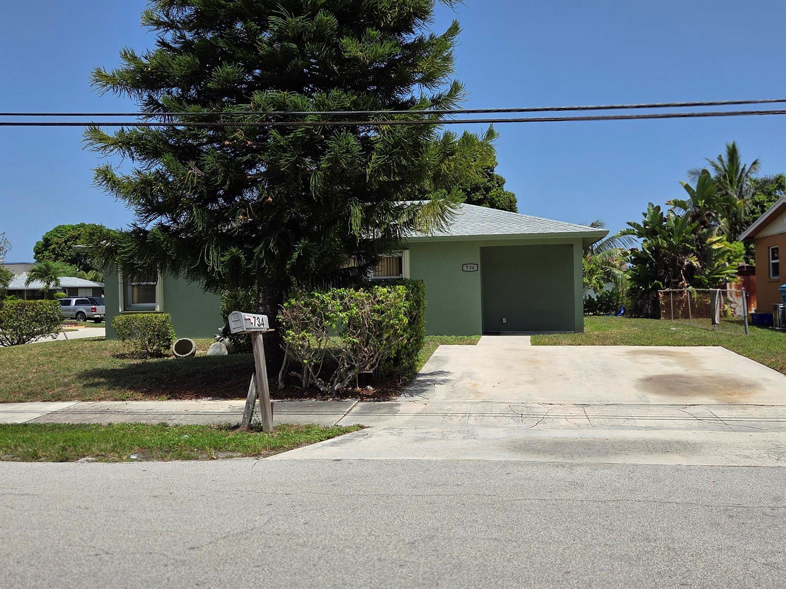 734 NE 1ST Street, Boynton Beach FL 33435