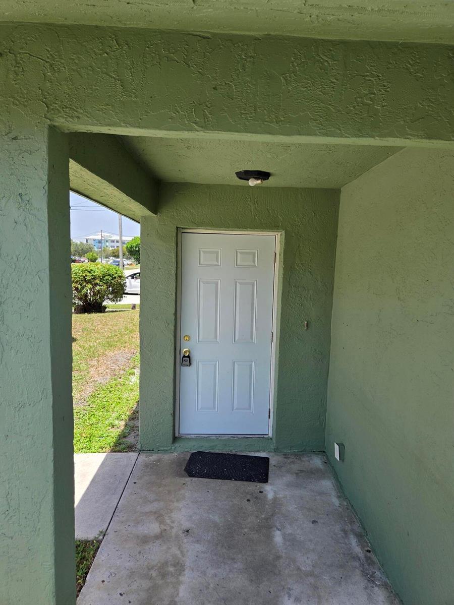734 NE 1ST Street, Boynton Beach FL 33435 photo 4