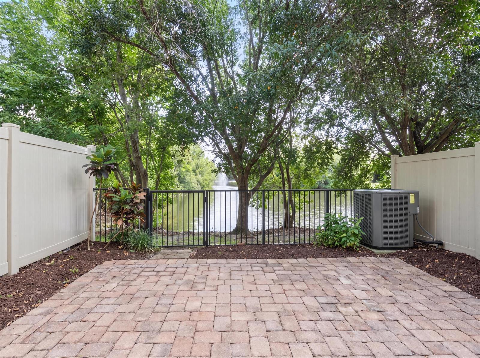 301 LAKE MONTEREY Circle, Boynton Beach FL 33426 photo 4
