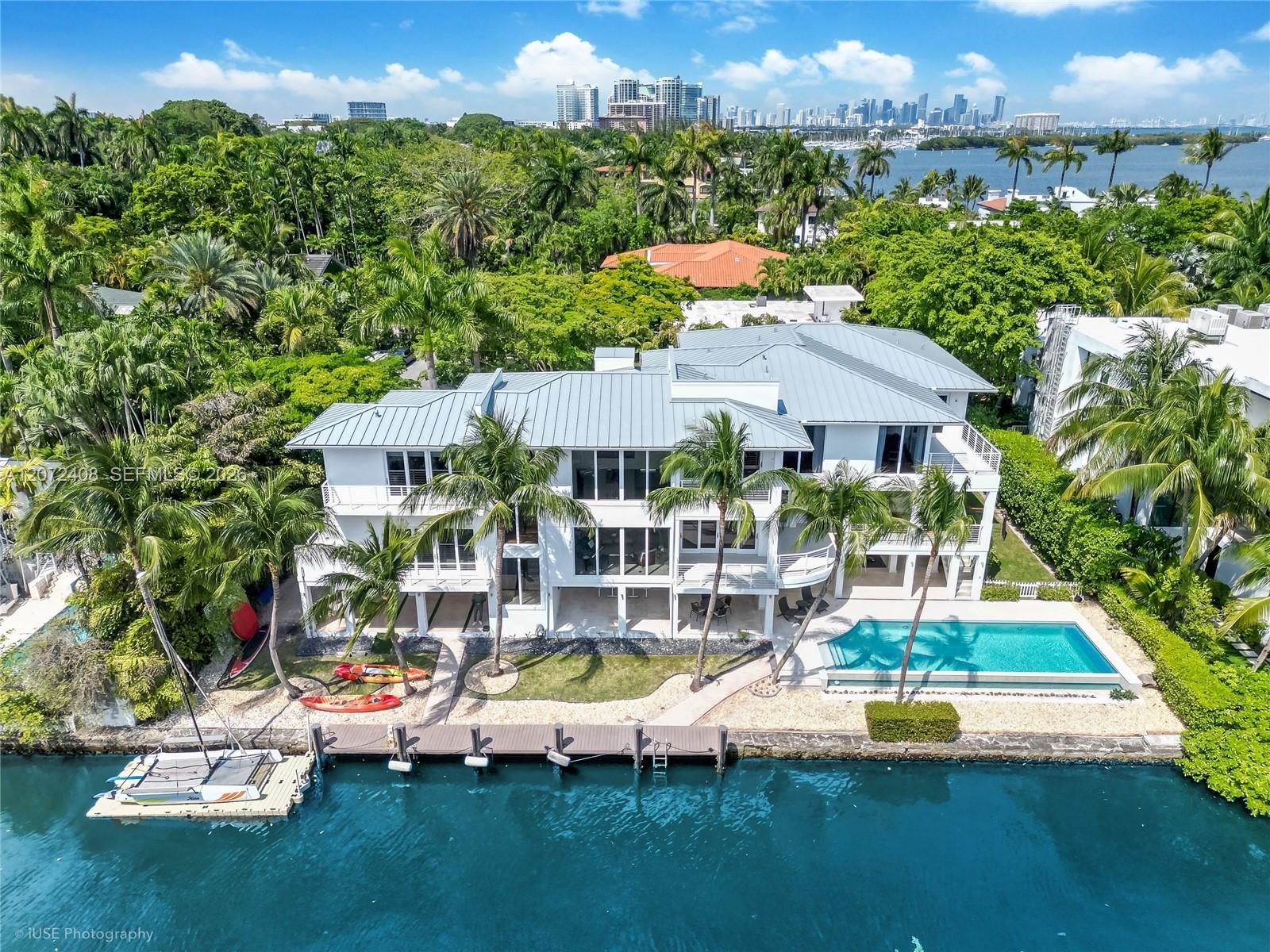 3835 Carole Ct, Miami FL 33133