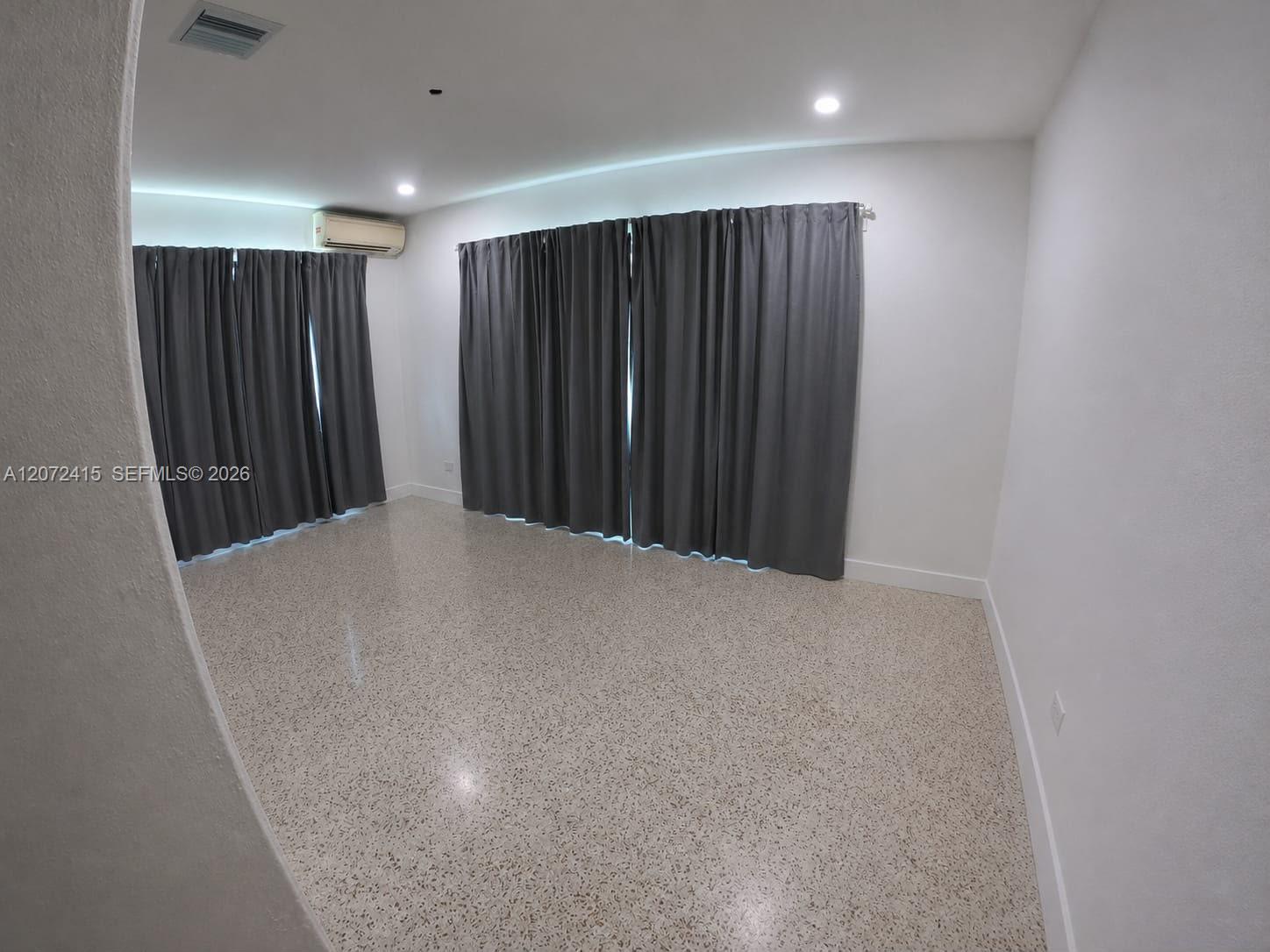 North Miami, FL 33161 photo 5