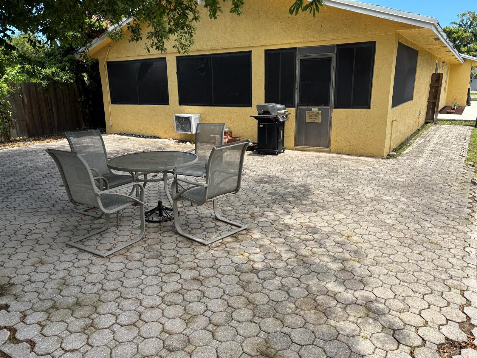 4143 Randolph Court, Lake Worth FL 33461 photo 2