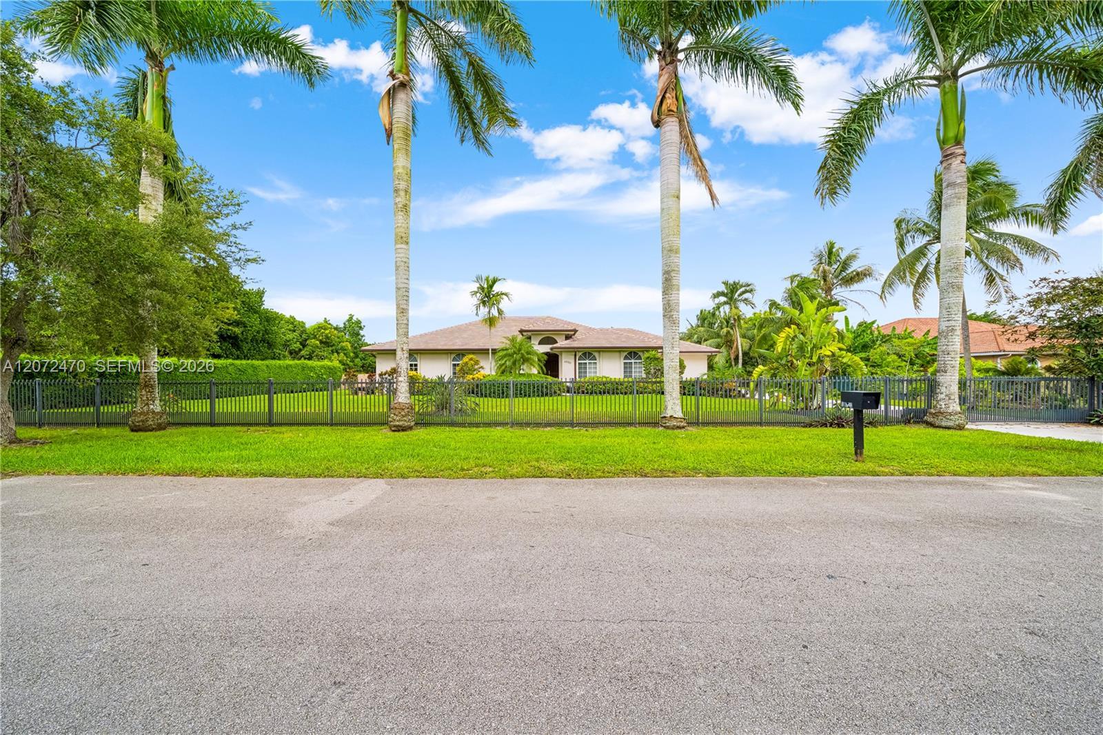 15720 SW 252nd St, Homestead FL 33031 photo 2
