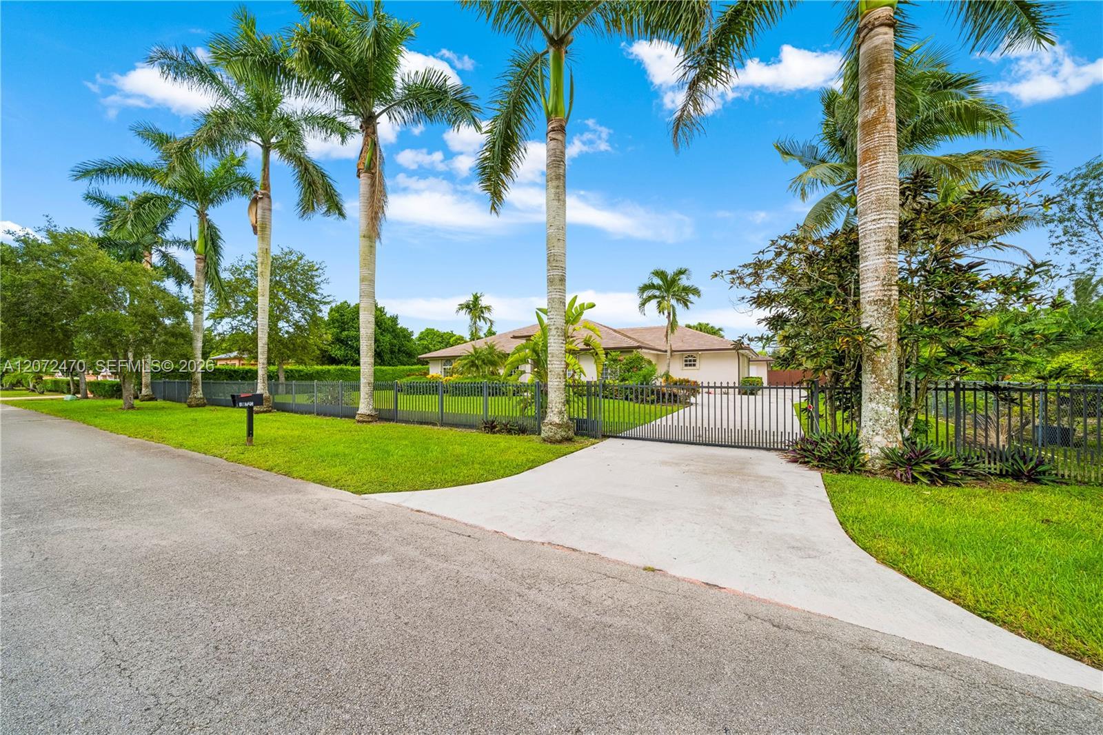 15720 SW 252nd St, Homestead FL 33031 photo 3