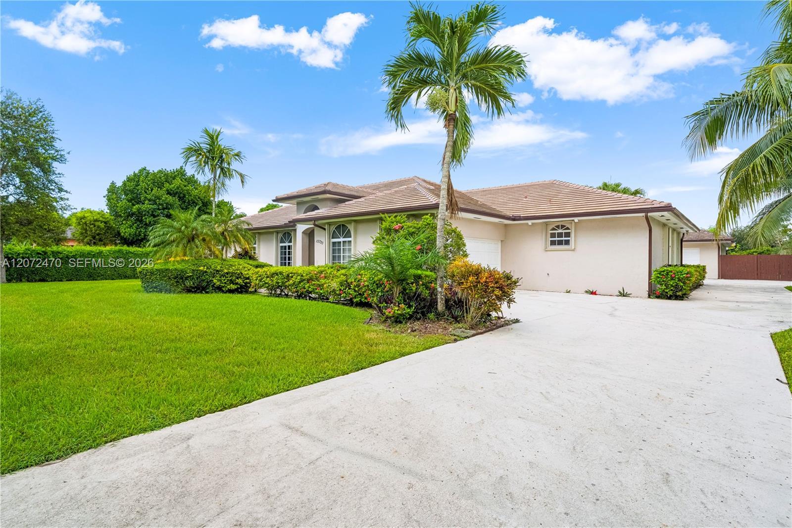 15720 SW 252nd St, Homestead FL 33031 photo 5