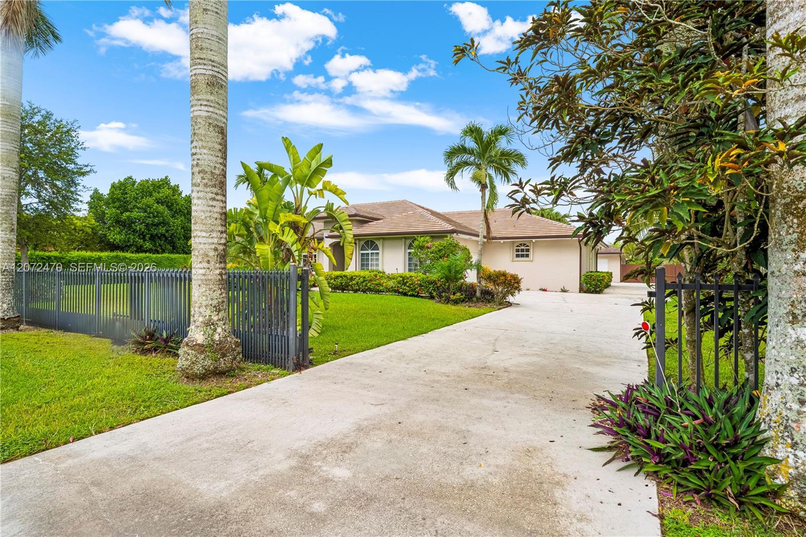15720 SW 252nd St, Homestead FL 33031 photo 4