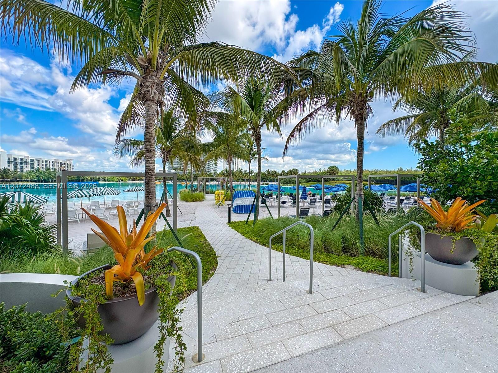 2411 LAGUNA CIRCLE # 809, North Miami FL 33181 photo 2