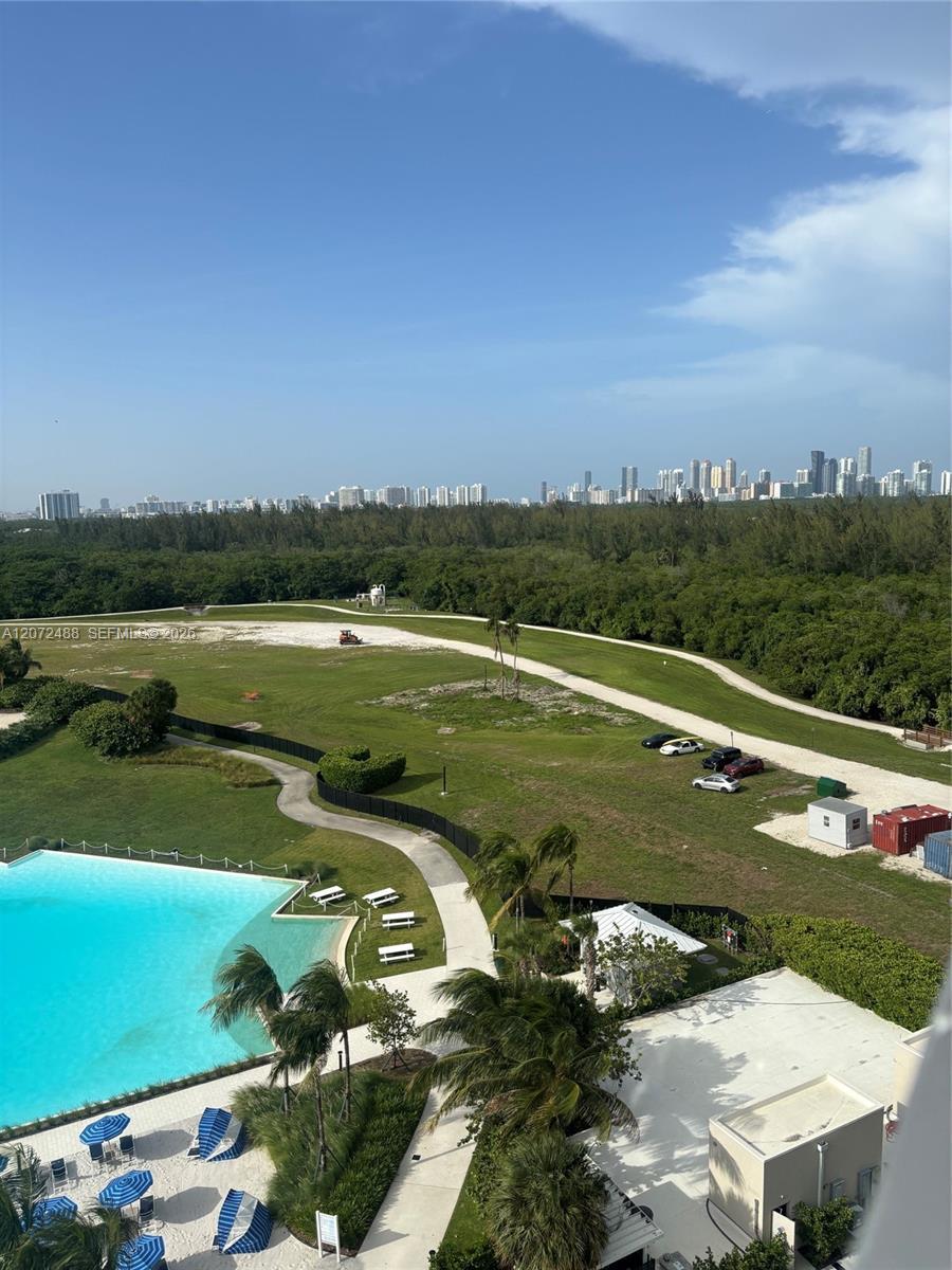 2411 LAGUNA CIRCLE # 809, North Miami FL 33181