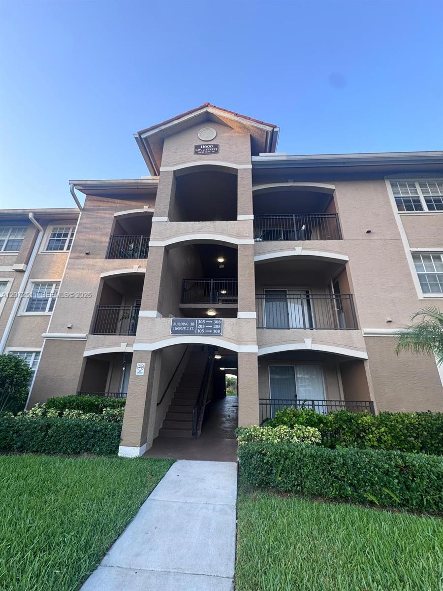 11600 SW 2nd St # 18108, Pembroke Pines FL 33025 photo 2
