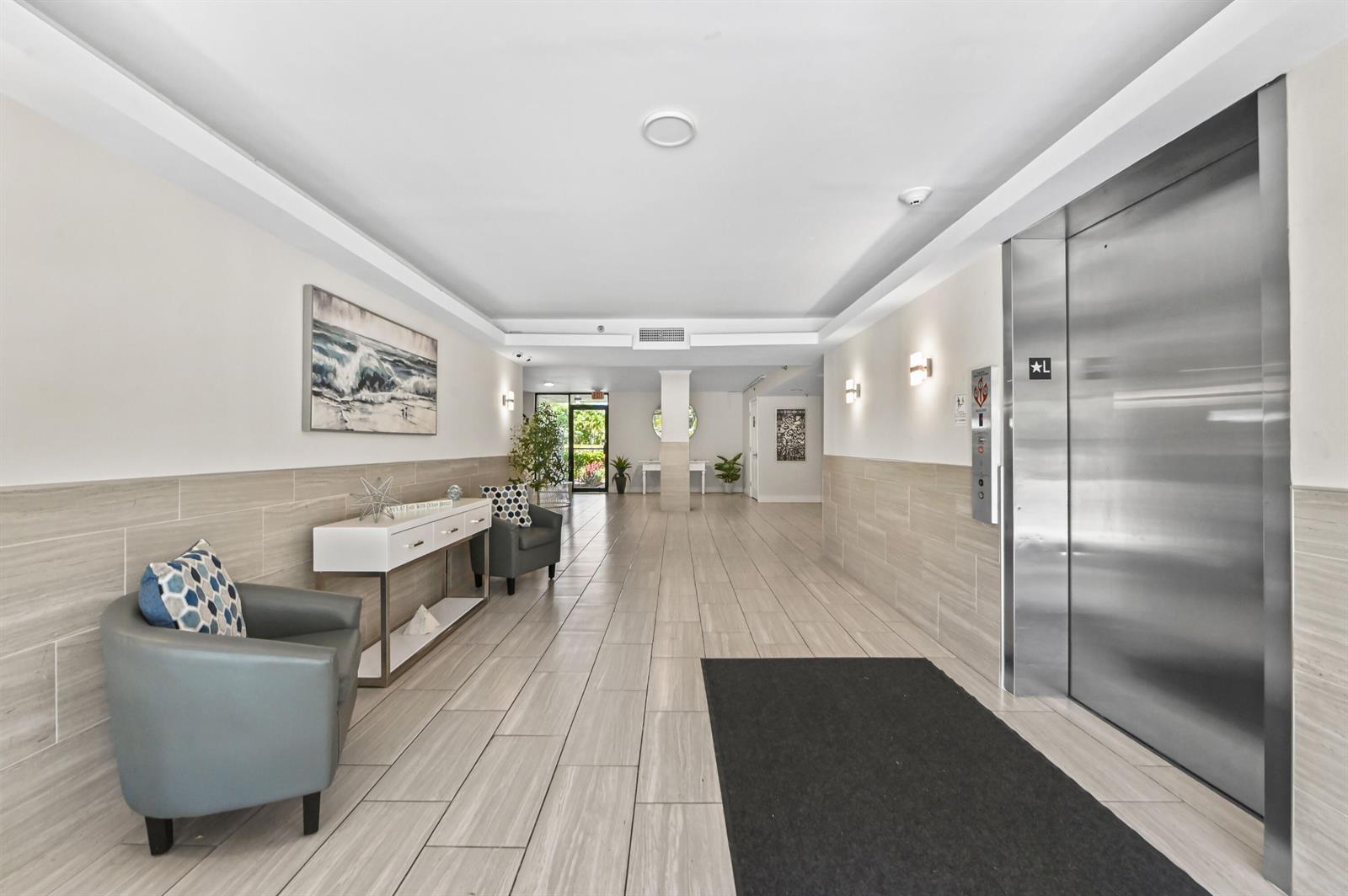 955 Egret Circle # 408, Delray Beach FL 33444 photo 4