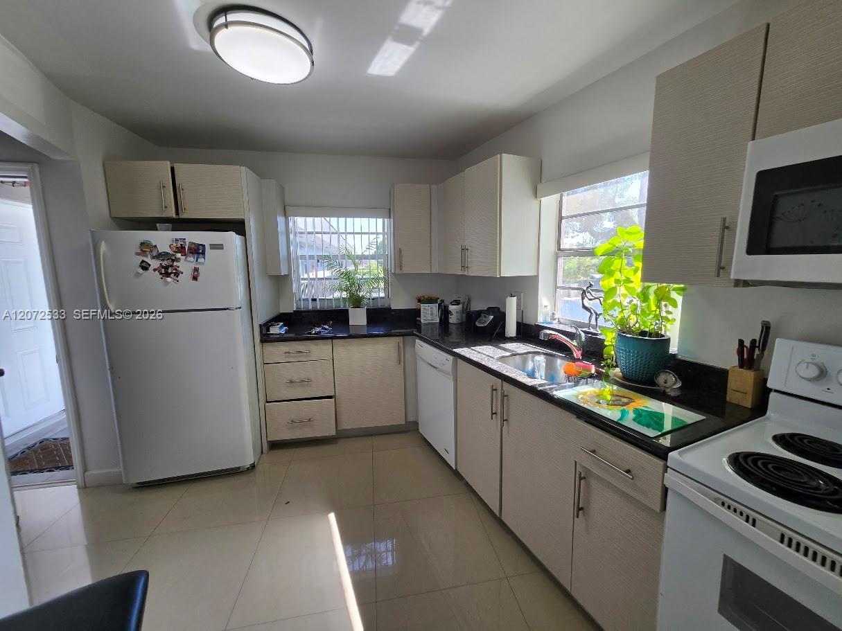 4393 NW 11th St # 20, Miami FL 33126 photo 2