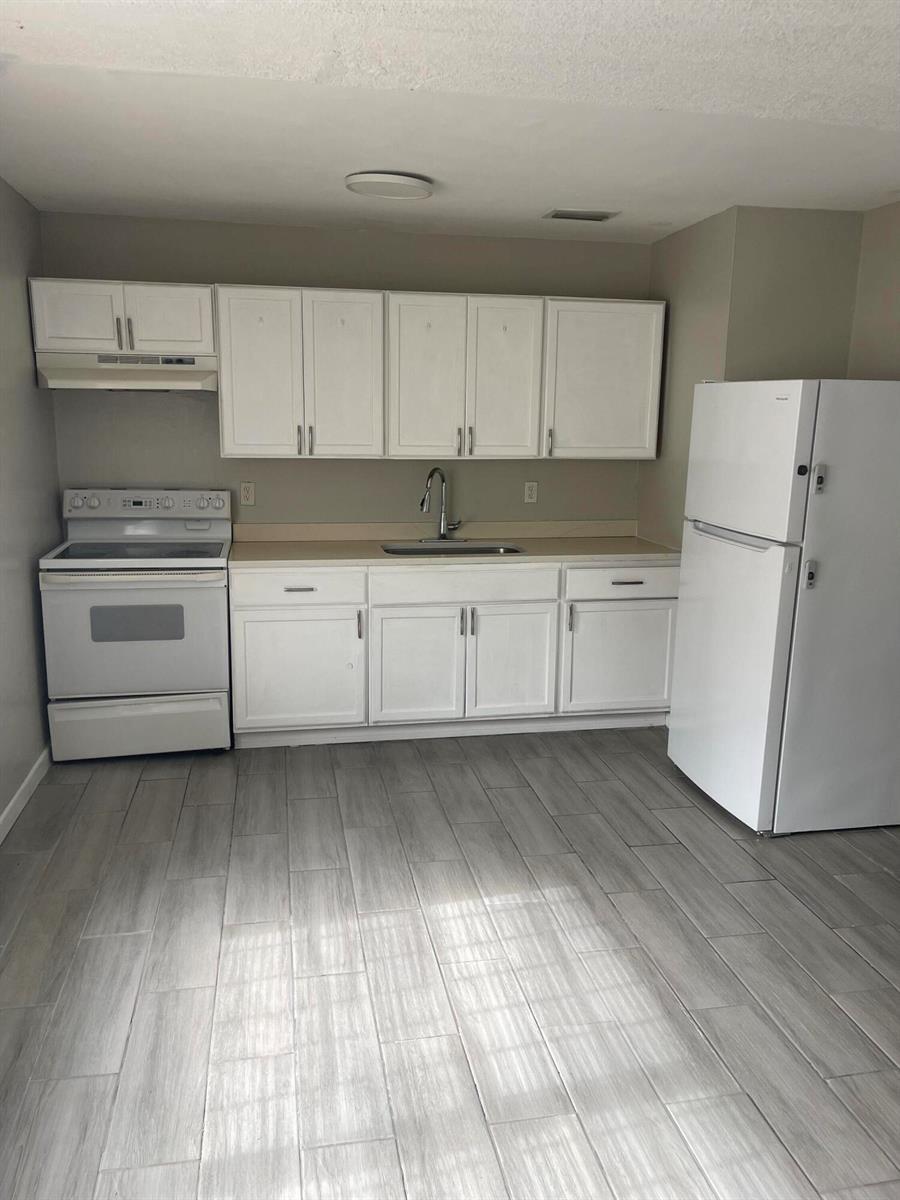 805 N 27TH Street, Fort Pierce FL 34947 photo 5