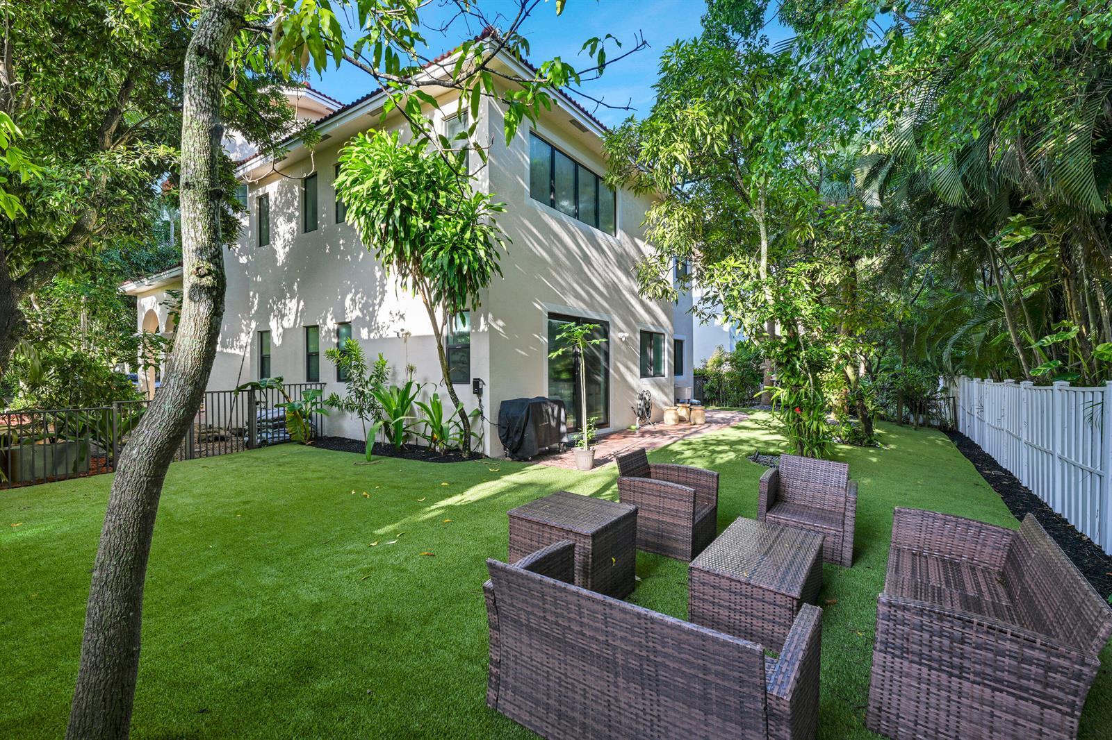 11695 NW 2ND Street, Plantation FL 33325 photo 4