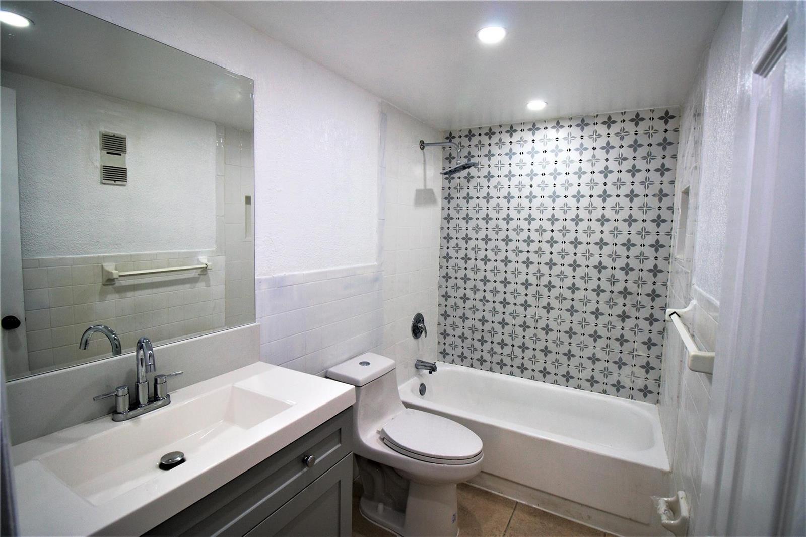 7000 NW 186TH Street # 217, Hialeah FL 33015 photo 4