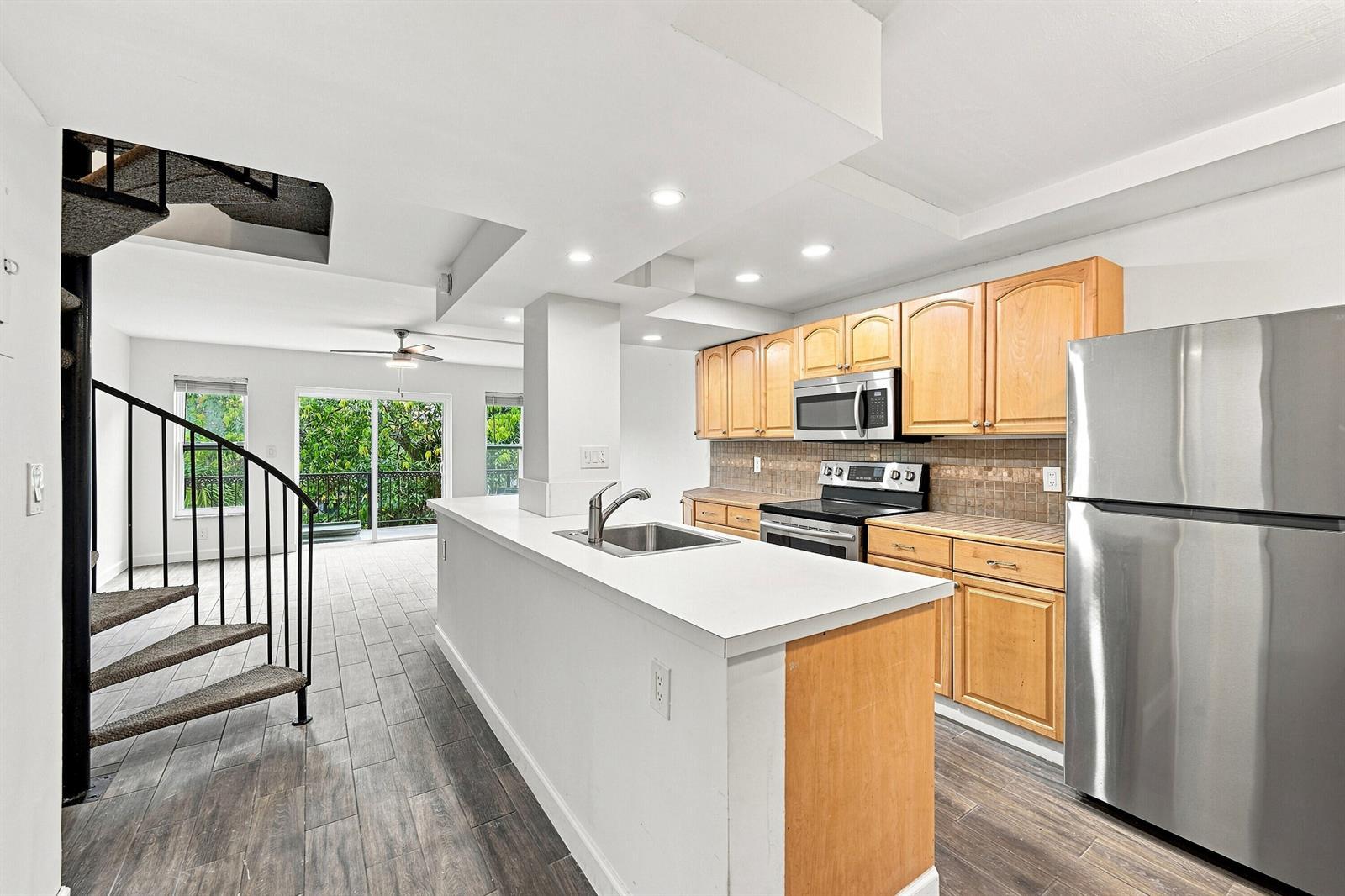 640 TENNIS CLUB Drive # 307, Fort Lauderdale FL 33311