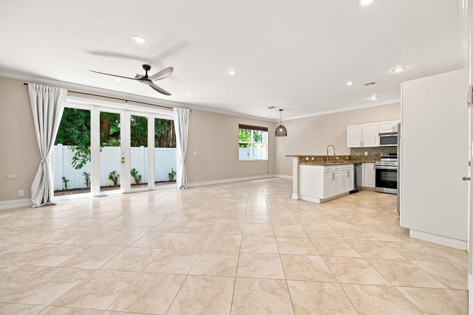 3434 NE 13TH Avenue, Oakland Park FL 33334 photo 2