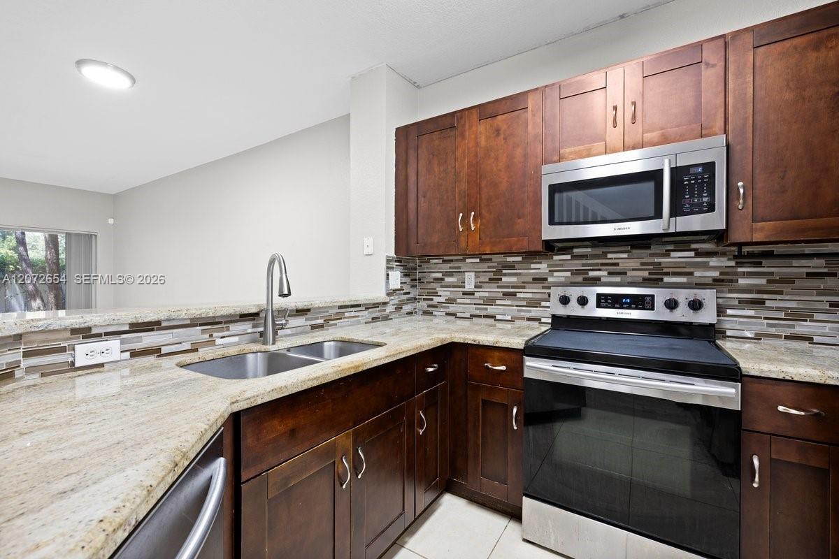7929 Tuscany Dr, Tamarac FL 33321 photo 3