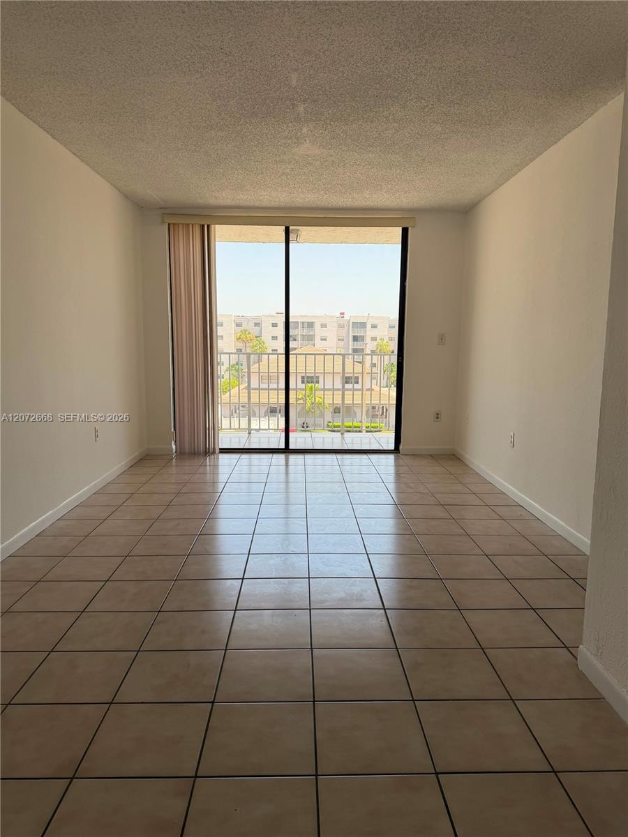 8145 NW 7th St # 406, Miami FL 33126 photo 2