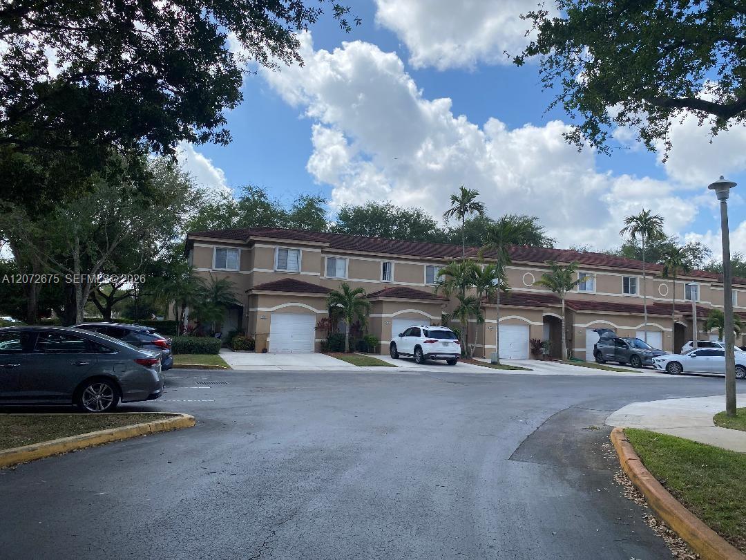 7690 S Southwood Cir, Davie FL 33328 photo 5