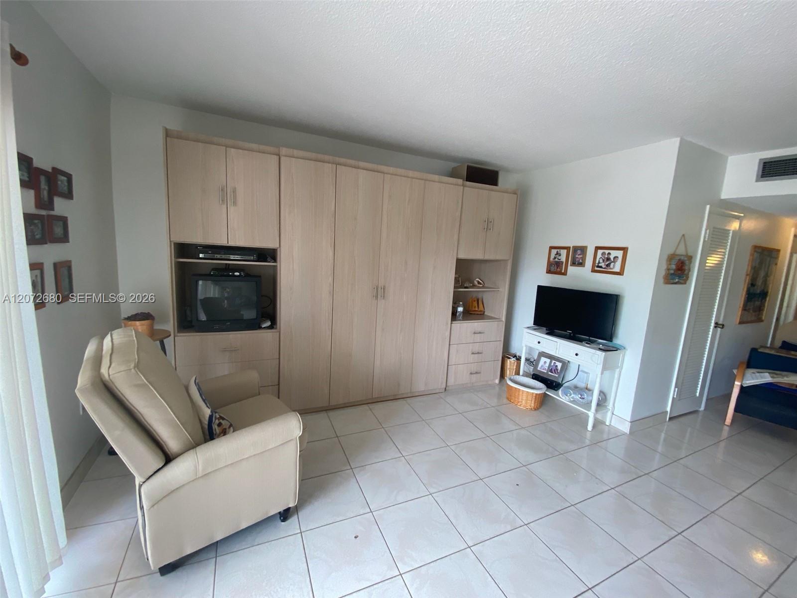 1965 S Ocean Dr, Hallandale Beach FL 33009 photo 2
