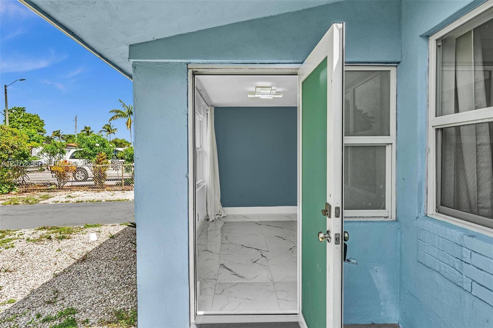 18381 NE 21st Pl, North Miami Beach FL 33179 photo 4