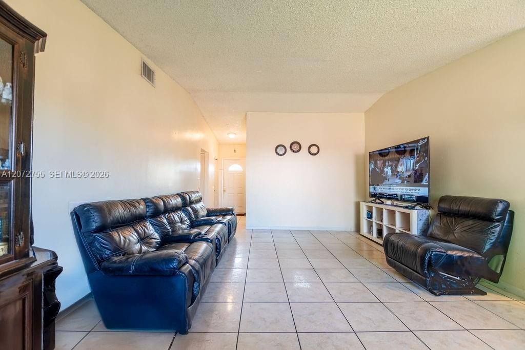 20404 NW 27th Ct, Miami Gardens FL 33056 photo 2