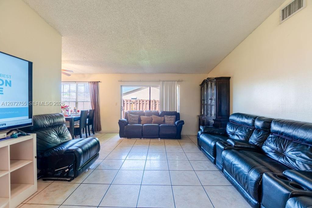 20404 NW 27th Ct, Miami Gardens FL 33056 photo 3