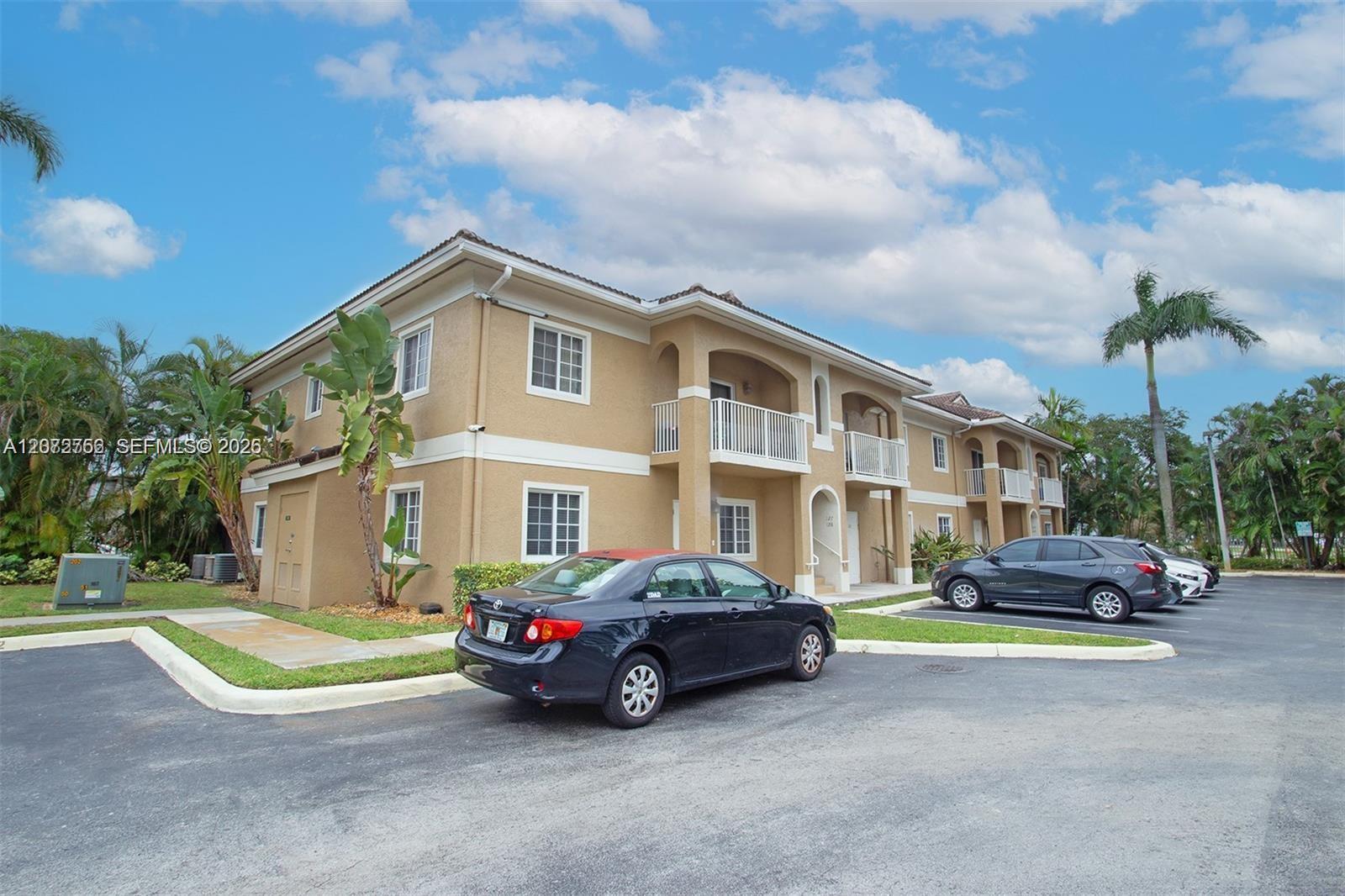 911 Hillcrest Ct # 7, Hollywood FL 33021 photo 3