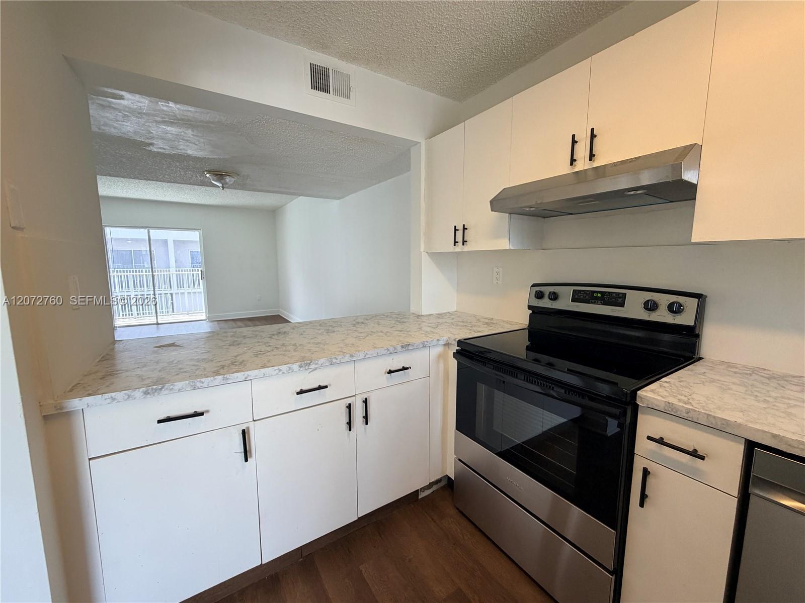 2710 W 76th St # 206, Hialeah FL 33016 photo 3