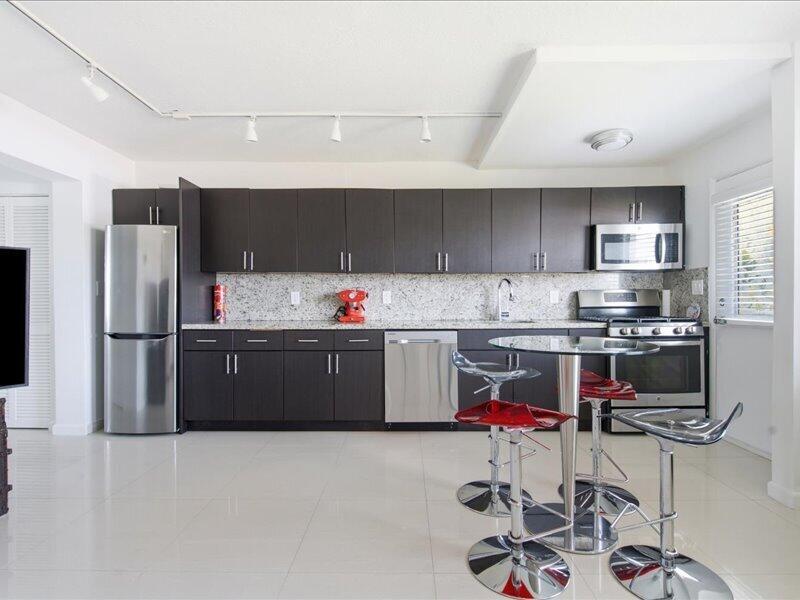 525 Meridian Avenue # 305, Miami Beach FL 33139 photo 4