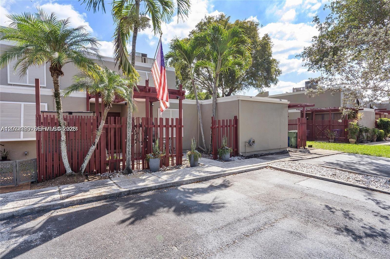 1281 W Fairway Rd # 1281, Pembroke Pines FL 33026 photo 3