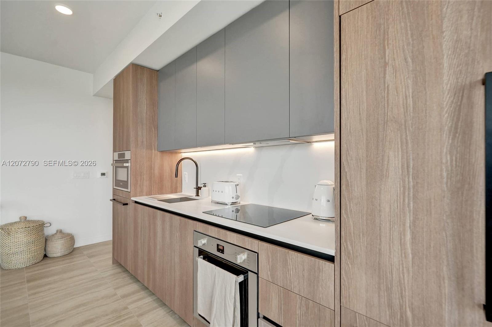 580 72nd St # 1012, Miami Beach FL 33141 photo 5