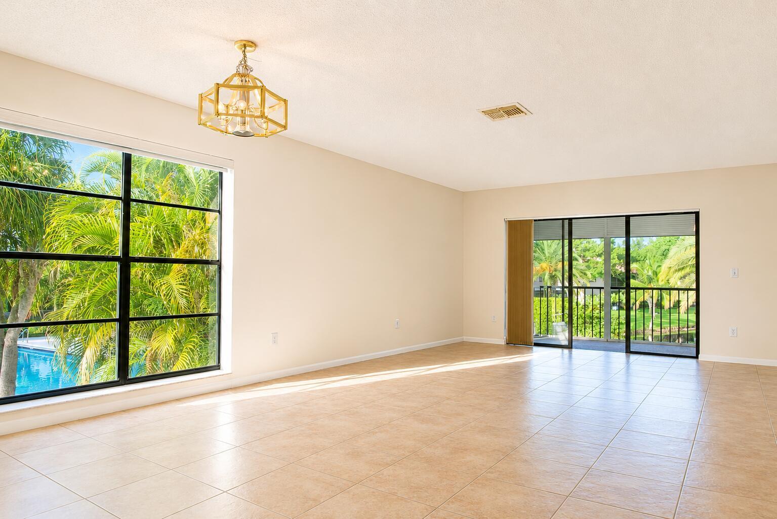 9307 Vista Del Lago # 17B, Boca Raton FL 33428