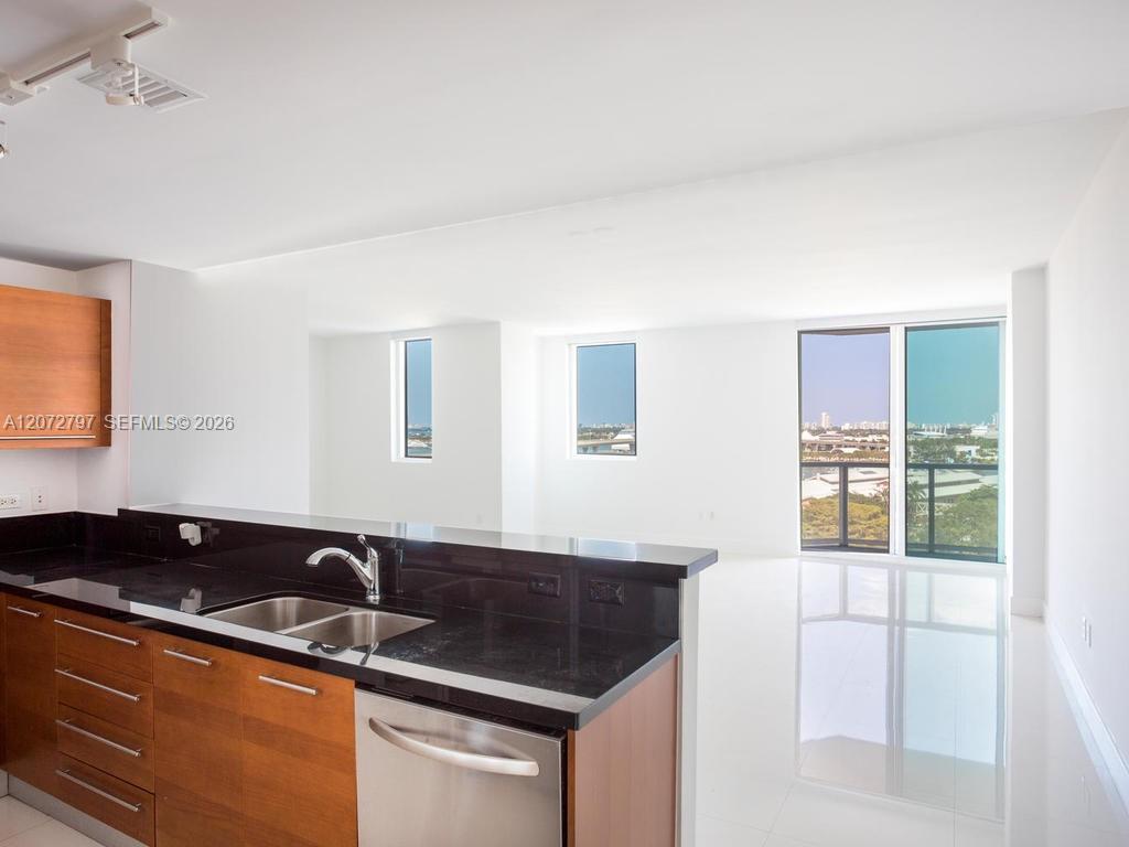 244 Biscayne Blvd # 2402, Miami FL 33132