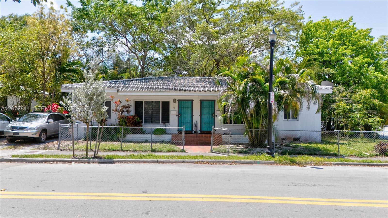 2 NE 45th St # 4, Miami FL 33137