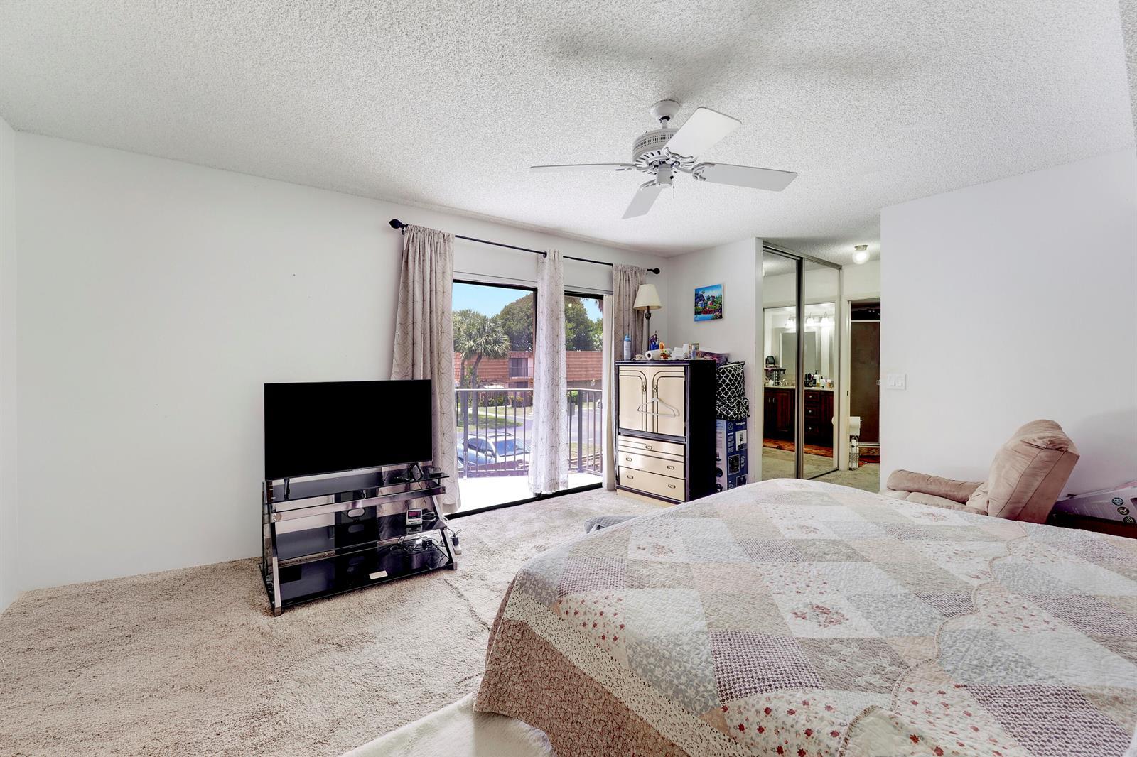 8389 N Coral Circle, North Lauderdale FL 33068