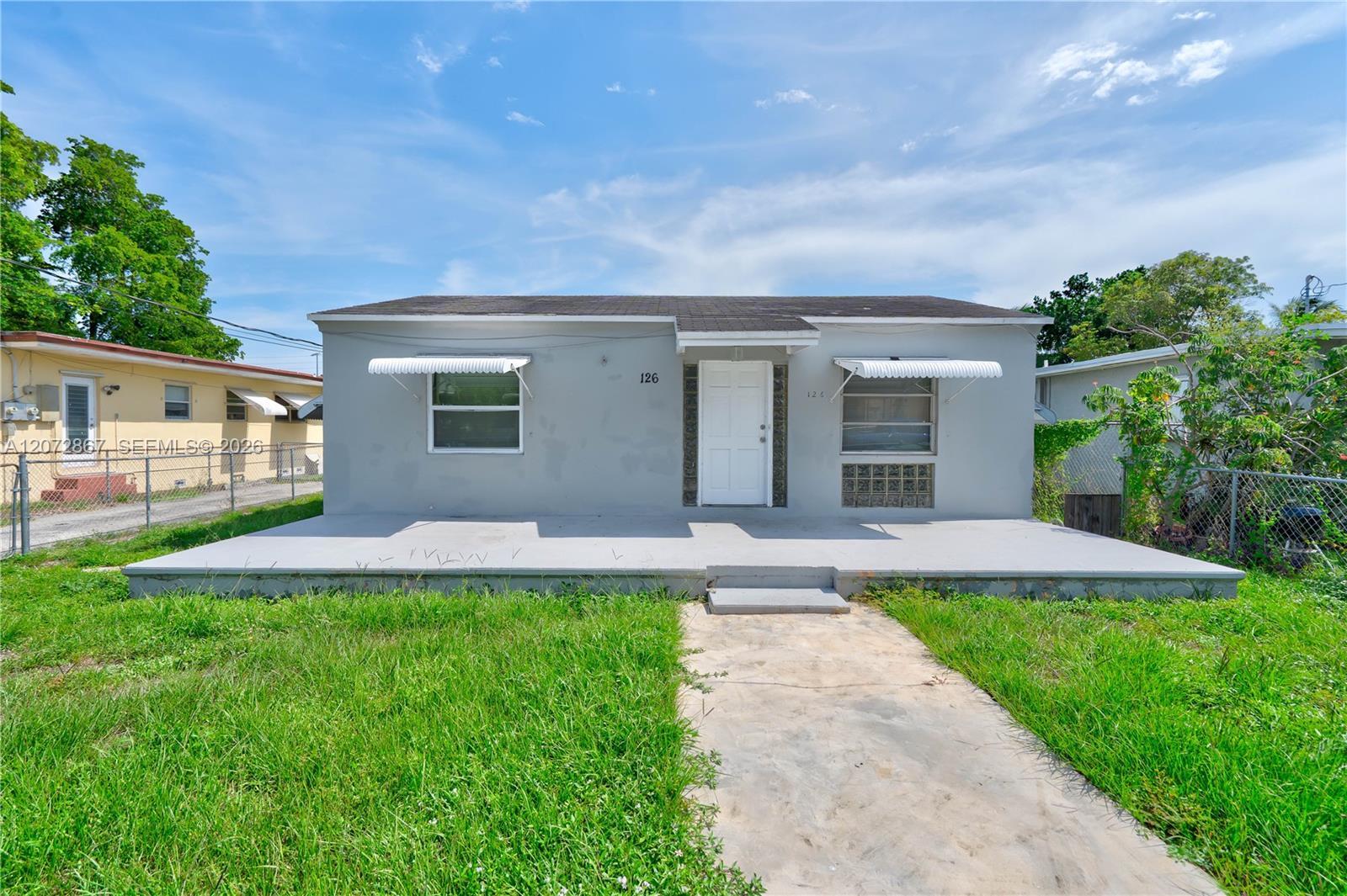 126 SE 4th St, Hallandale Beach FL 33009 photo 2