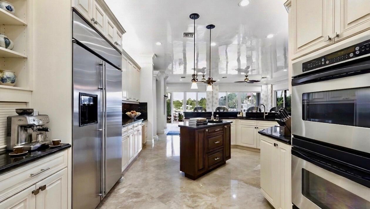 712 SANDY POINT Lane, North Palm Beach FL 33410 photo 3