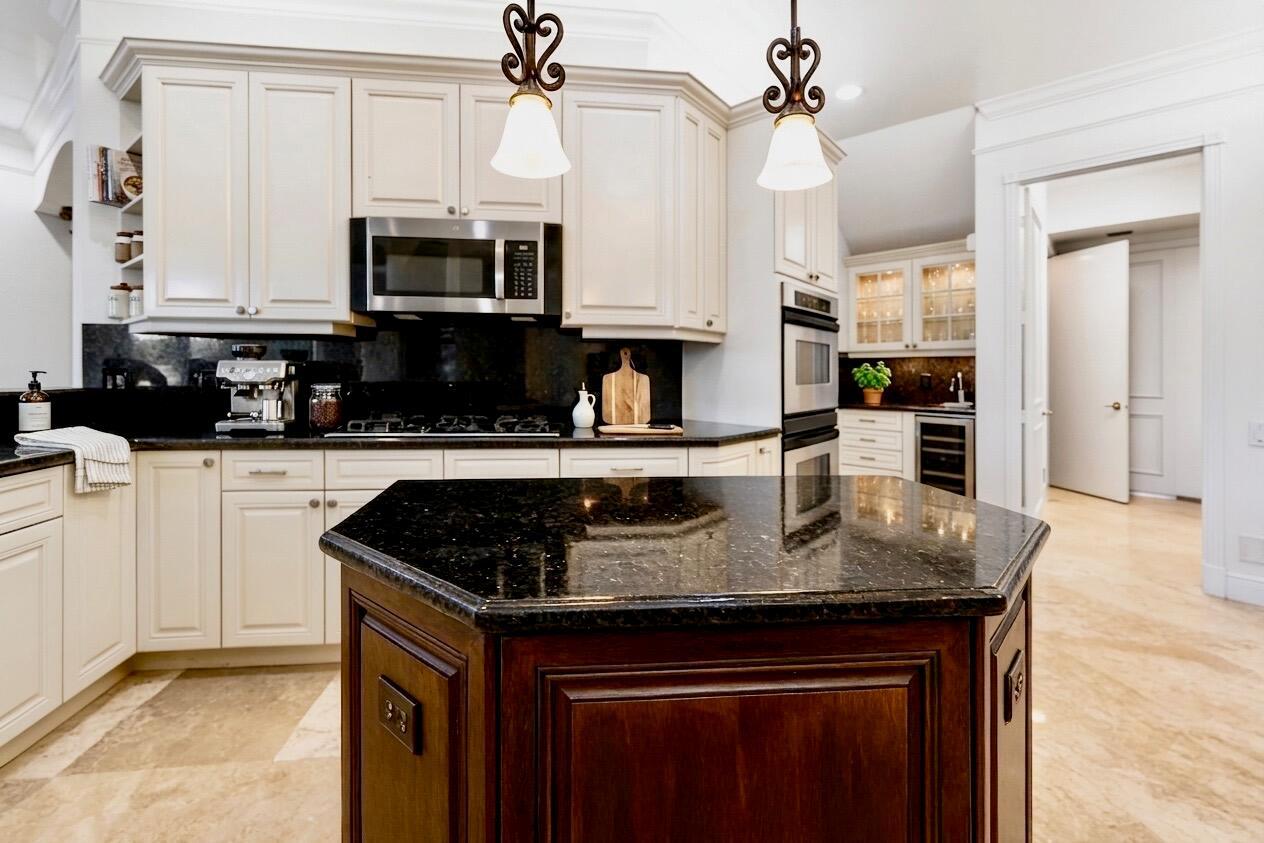 712 SANDY POINT Lane, North Palm Beach FL 33410 photo 4