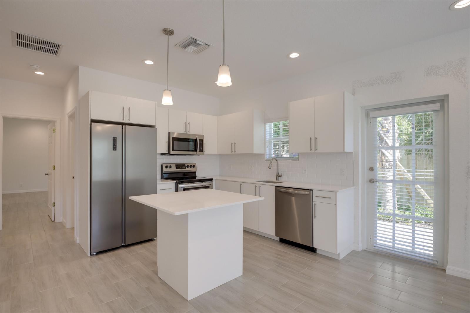 632 11th Street, West Palm Beach FL 33401 photo 2