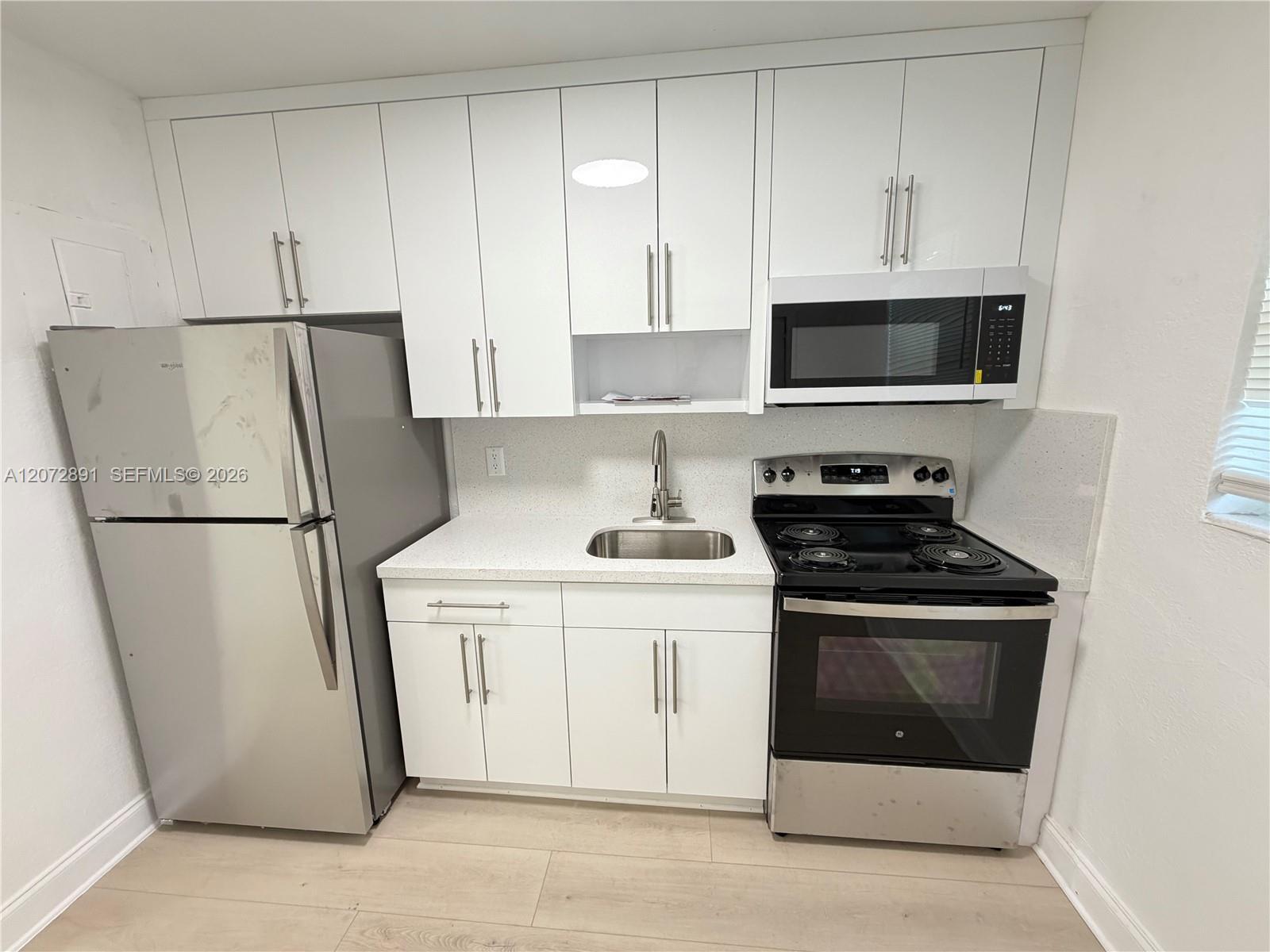 305 NW 1st Ave # 4, Hallandale Beach FL 33009 photo 2