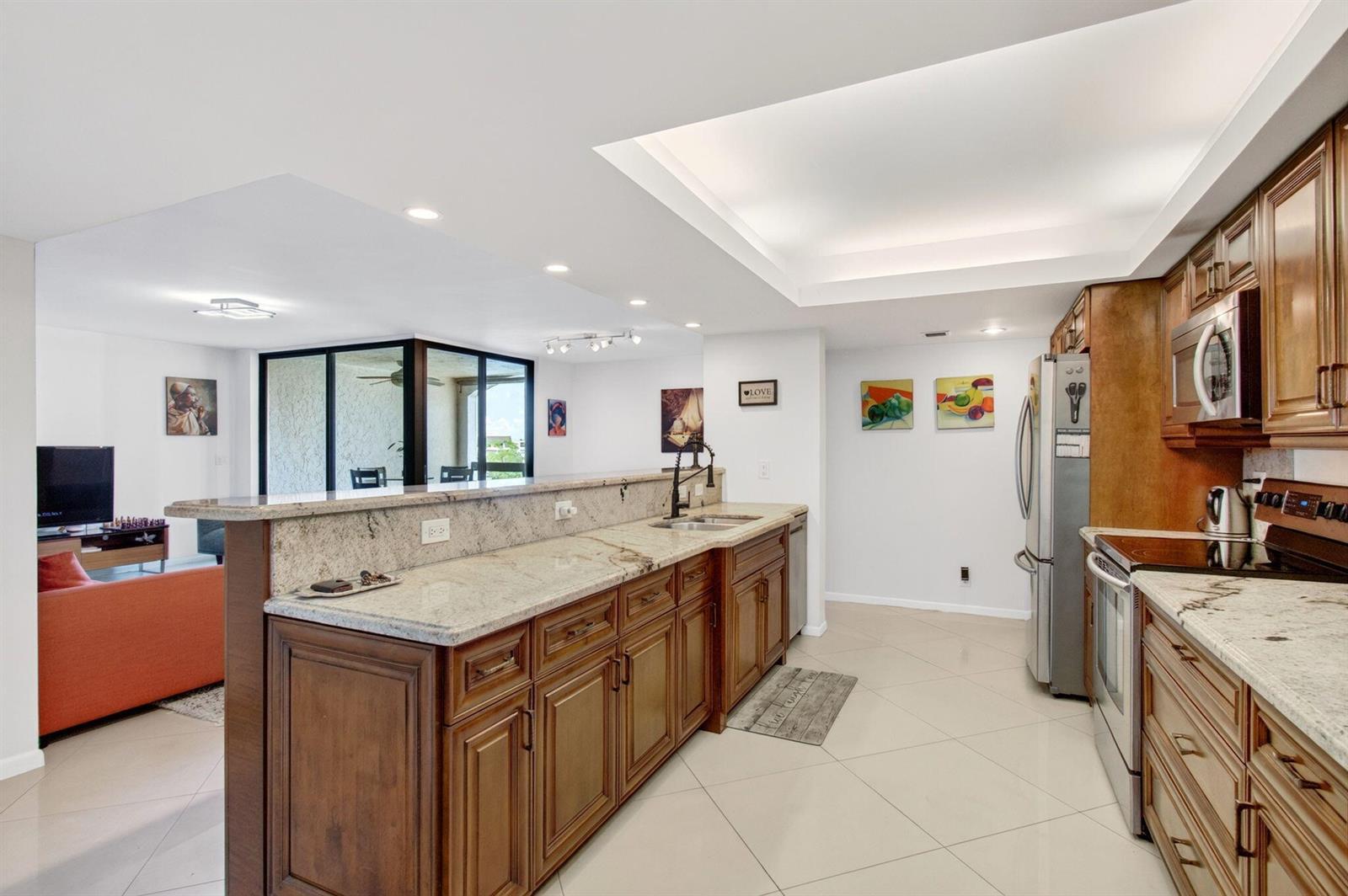 825 Egret Circle # 504, Delray Beach FL 33444 photo 2