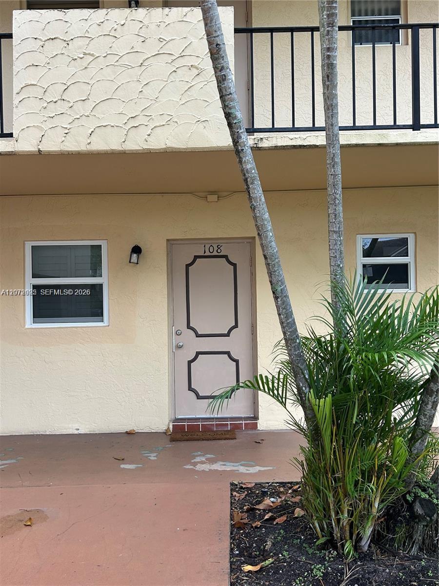 300 Berkley Rd # 108, Hollywood FL 33024