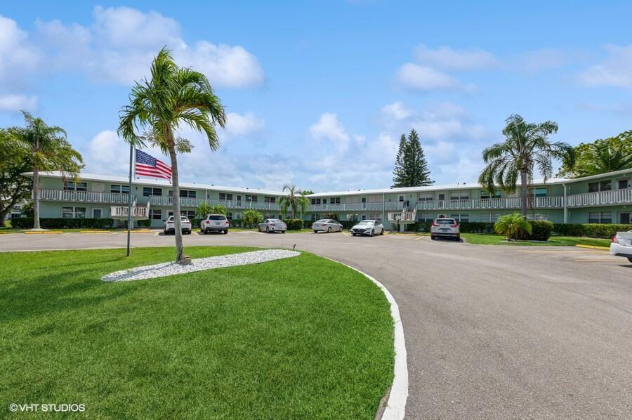 118 SOMERSET F, West Palm Beach FL 33417 photo 2